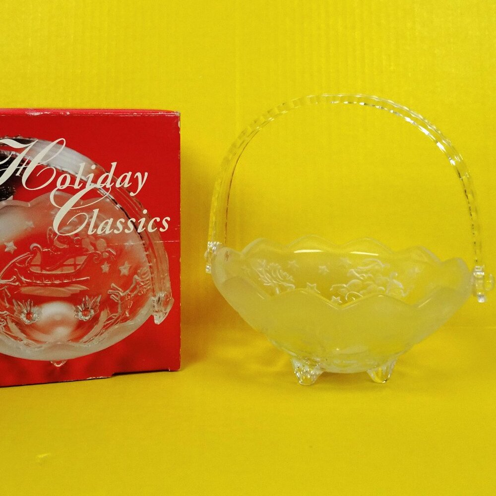 Mikasa Holiday Classic Handled Crystal Glass Basket 10” Santa Etched Christmas